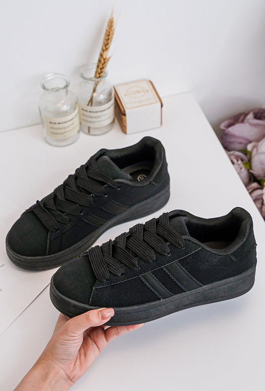 Total Black Sneakers